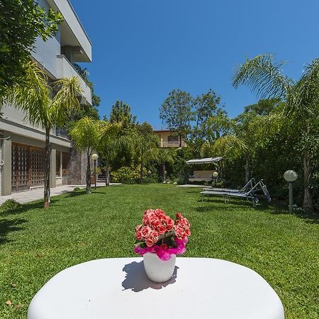 B&B Mondello Holiday ปาแลร์โม ภายนอก รูปภาพ