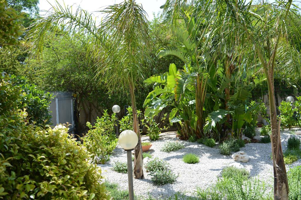 B&B Mondello Holiday ปาแลร์โม ภายนอก รูปภาพ