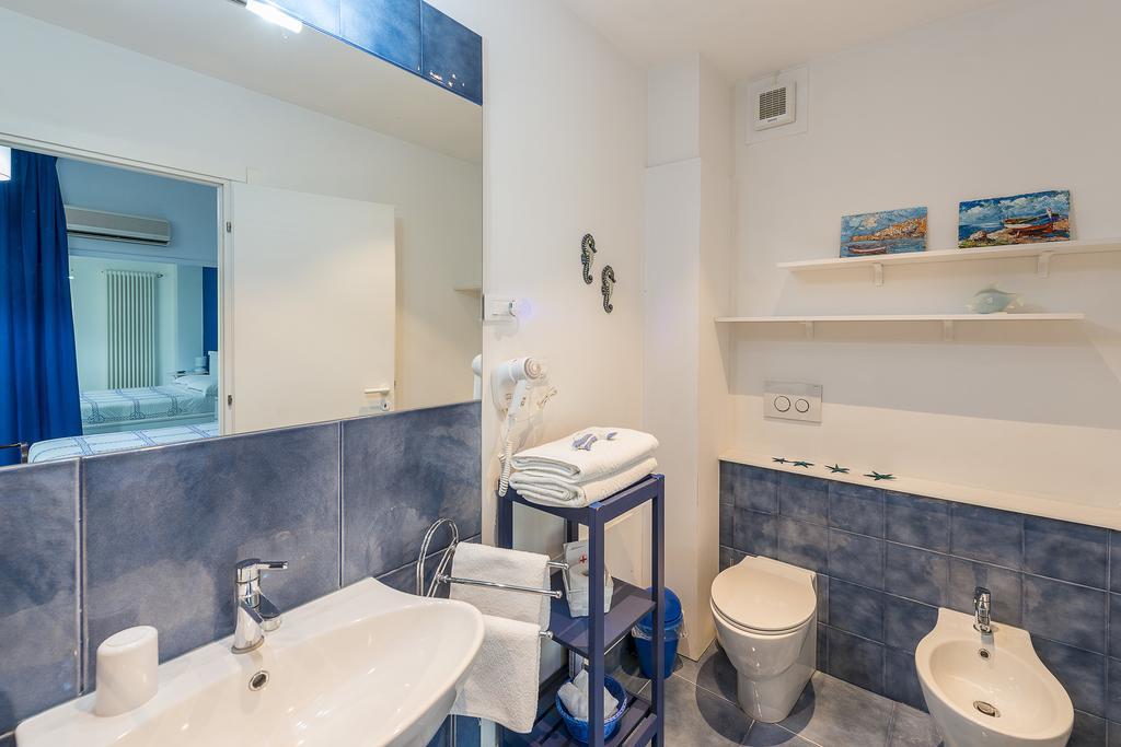 B&B Mondello Holiday ปาแลร์โม ภายนอก รูปภาพ