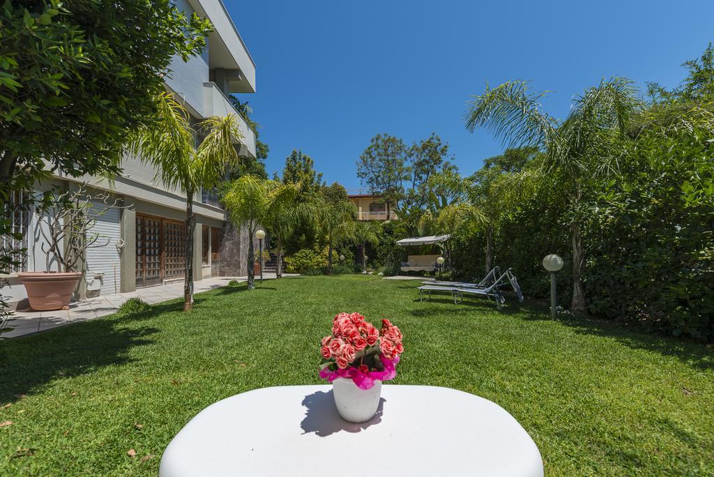 B&B Mondello Holiday ปาแลร์โม ภายนอก รูปภาพ
