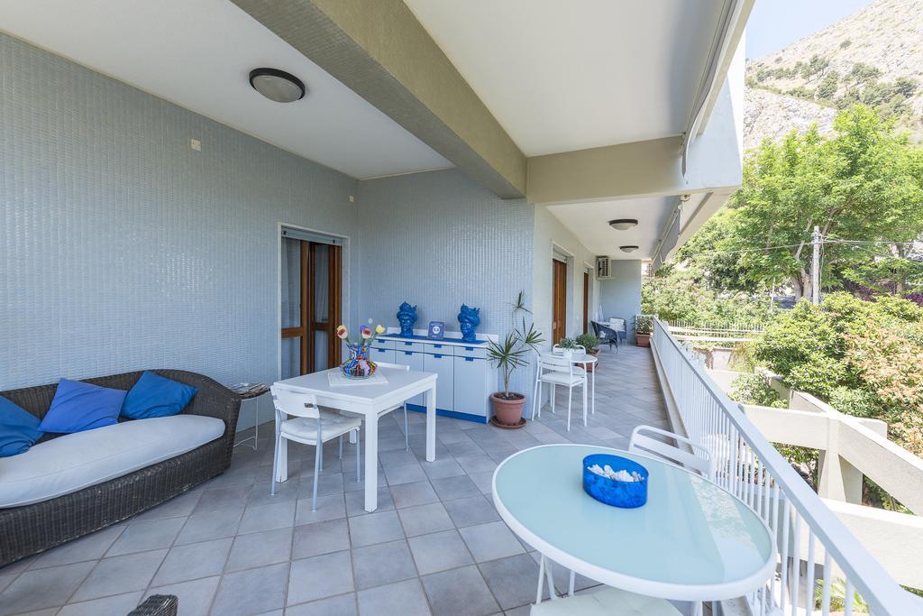 B&B Mondello Holiday ปาแลร์โม ภายนอก รูปภาพ