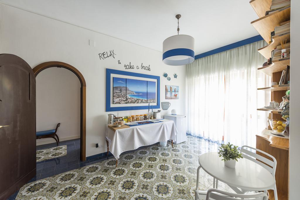 B&B Mondello Holiday ปาแลร์โม ภายนอก รูปภาพ