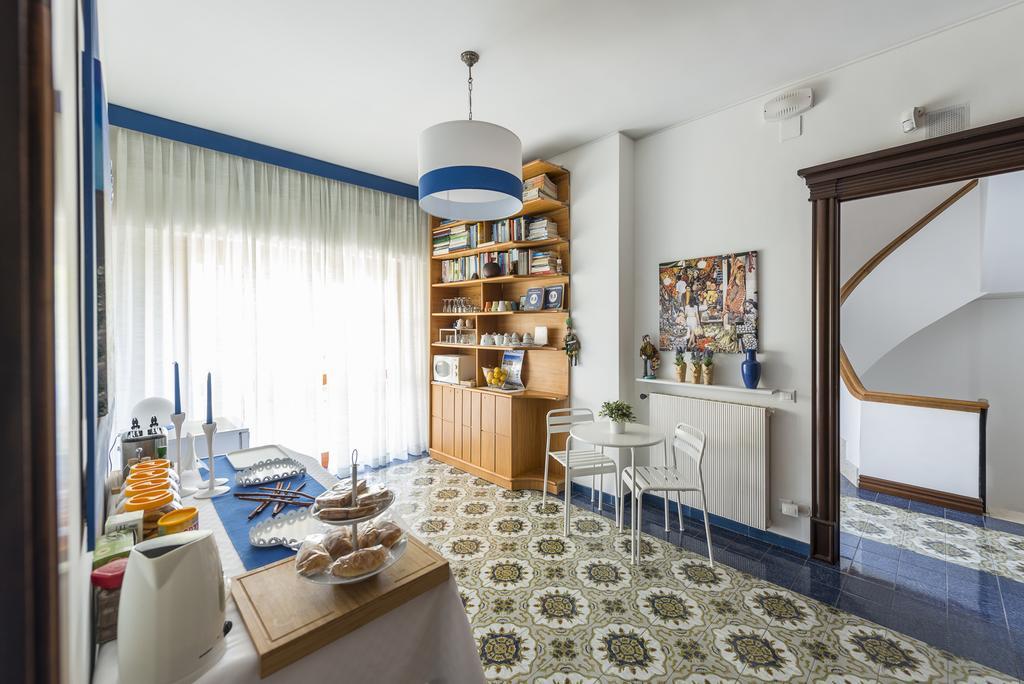 B&B Mondello Holiday ปาแลร์โม ภายนอก รูปภาพ